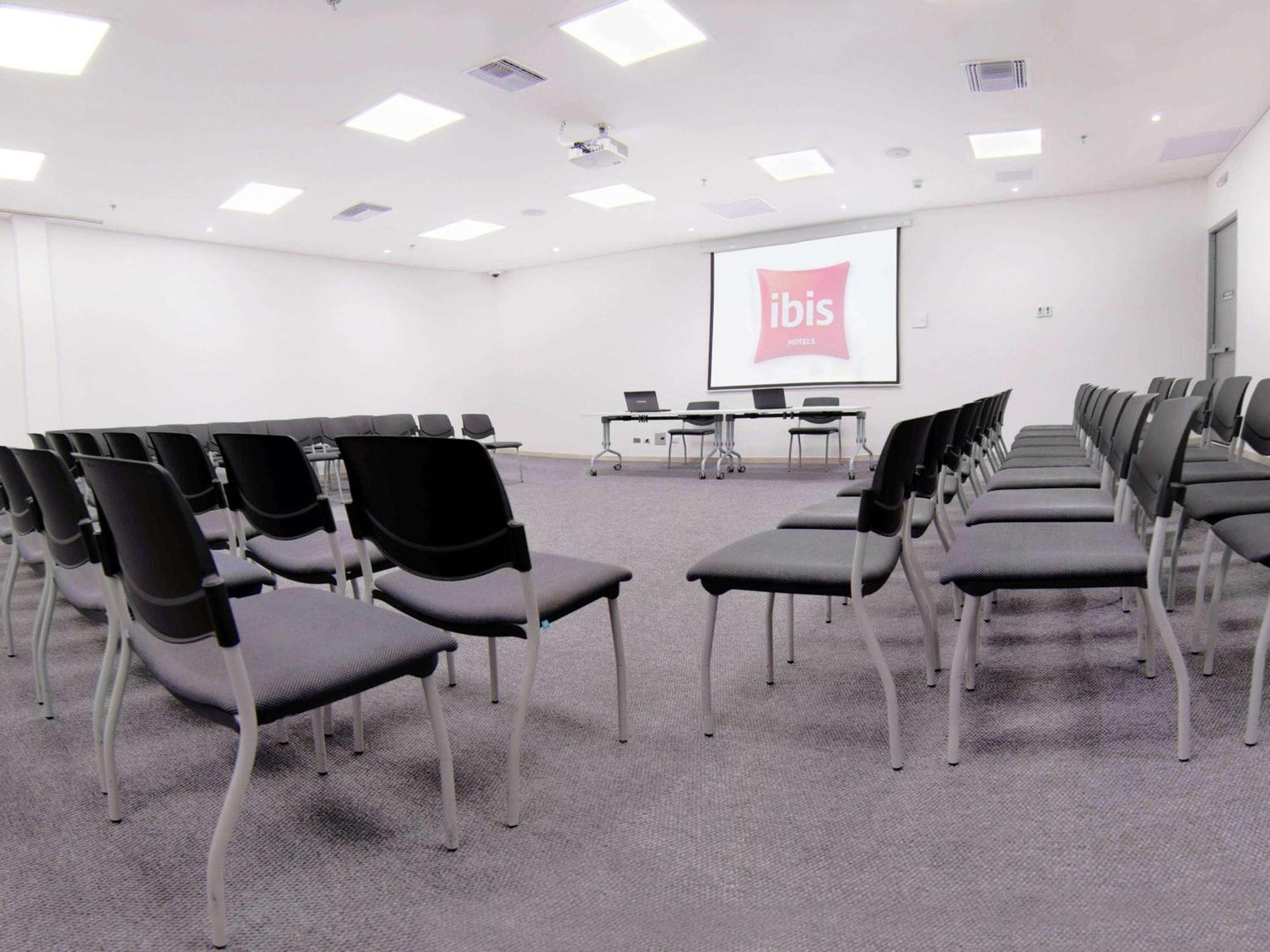 Ibis Apartadó Εξωτερικό φωτογραφία